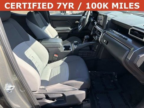 Used 2025 Toyota Tacoma TRD Off-Road AWD/4WD image 8