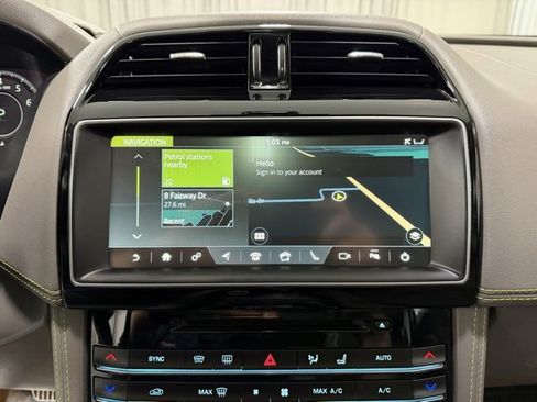 Used 2020 Jaguar F-PACE R-Sport image 16