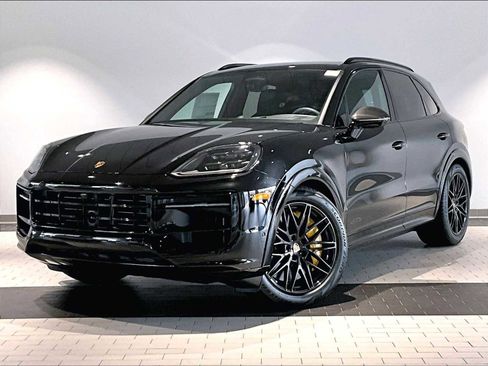 New 2026 Porsche Cayenne GTS AWD/4WD image 1