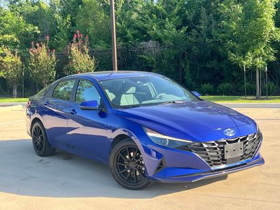 Used 2023 Hyundai Elantra SEL w/ Convenience Package