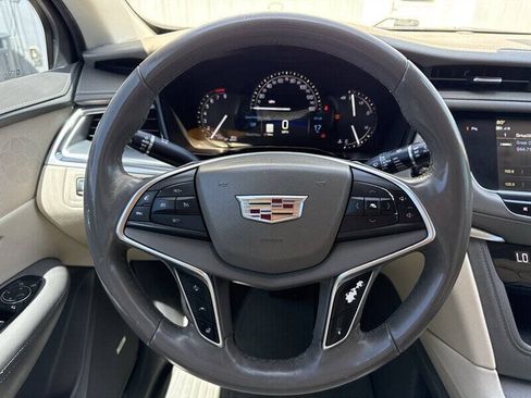Used 2018 Cadillac XT5 Luxury w/ Driver Awareness Package FWD image 25