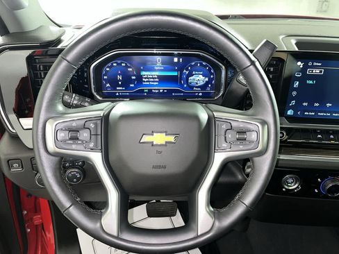 Used 2022 Chevrolet Silverado 1500 LT AWD/4WD image 16