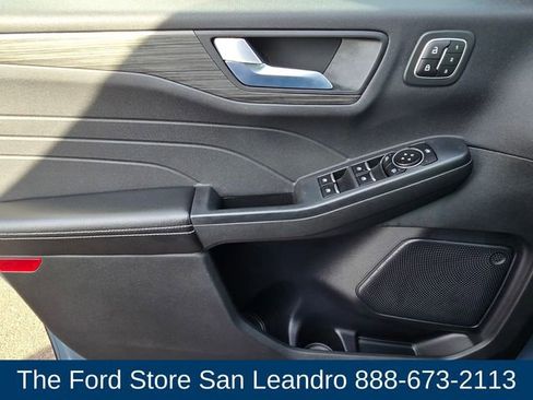 Certified 2023 Ford Escape Platinum image 24