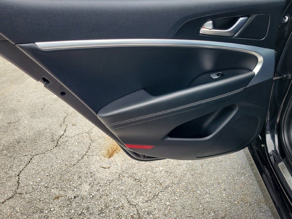 Used 2020 Genesis G70 2.0T RWD image 19