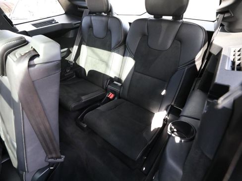 Used 2017 Volvo XC90 T6 R-Design w/ Vision Package image 16