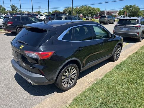 Used 2022 Ford Escape Titanium AWD/4WD image 3