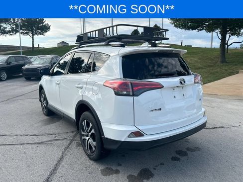 Used 2017 Toyota RAV4 LE FWD image 9