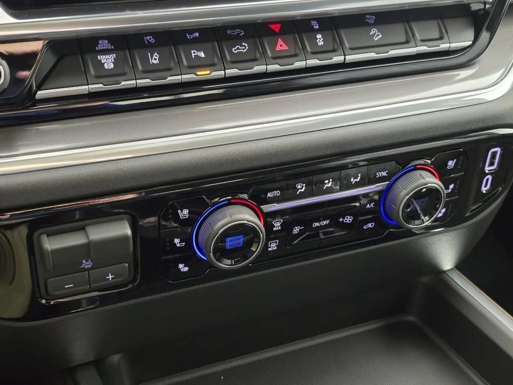 New 2026 Chevrolet Silverado 2500 High Country w/ High Country Premium Package AWD/4WD image 32