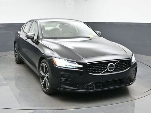 Used 2023 Volvo S60 B5 Ultimate w/ Protection Package Premier FWD image 2