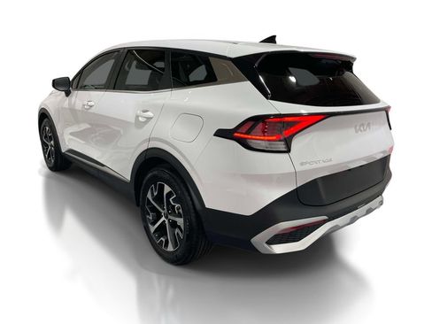 Used 2025 Kia Sportage EX FWD image 2
