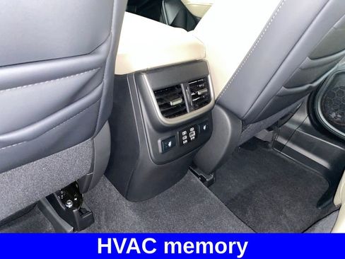 Used 2025 Subaru Legacy Limited w/ Popular Package #3 AWD/4WD image 17