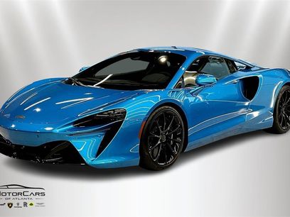 New 2025 McLaren Artura