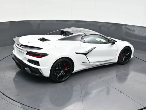 Used 2025 Chevrolet Corvette Z06 image 18
