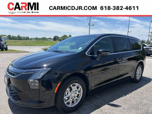 New 2027 Chrysler Pacifica Select FWD image 3