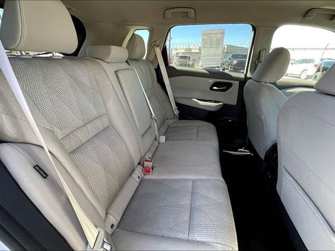 Used 2025 Nissan Rogue SV image 29