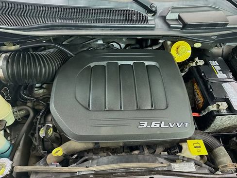 Used 2018 Dodge Grand Caravan SE w/ UConnect Hands-Free Group FWD image 29