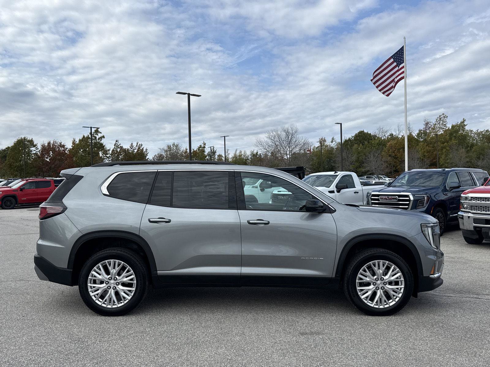 Used 2024 GMC Acadia Elevation AWD/4WD image 7