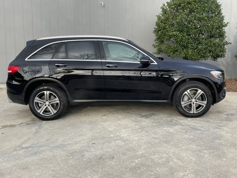 Used 2017 Mercedes-Benz GLC 300 4MATIC image 5