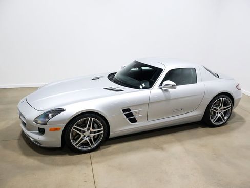 Used 2012 Mercedes-Benz SLS AMG Coupe image 11