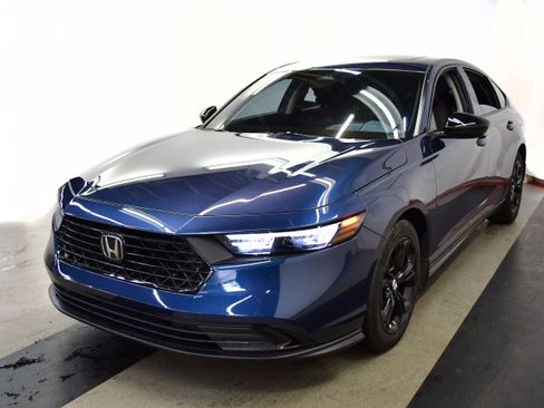 Used 2025 Honda Accord SE image 4