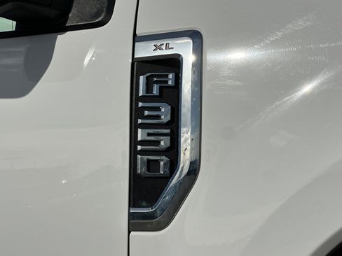 Used 2022 Ford F350 XL w/ Power Equipment Group image 24