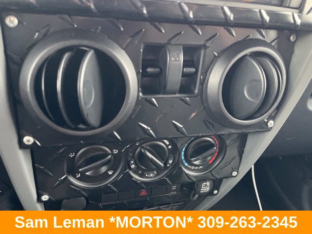 Used 2009 Jeep Wrangler Sahara w/ Dual Top Group AWD/4WD image 8