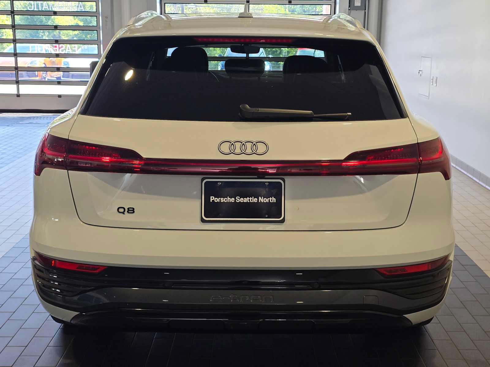 Used 2024 Audi Q8 e-tron Premium Plus w/ Premium Plus Package AWD/4WD image 6