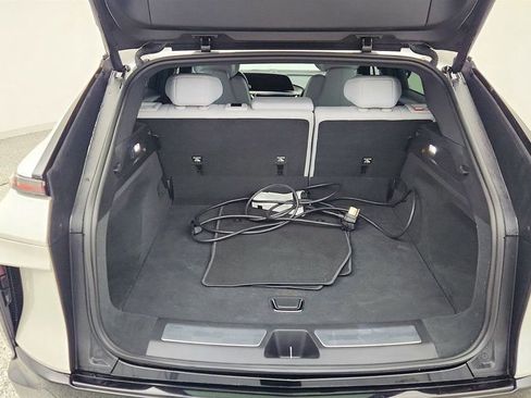 Used 2024 Cadillac Lyriq Sport image 21