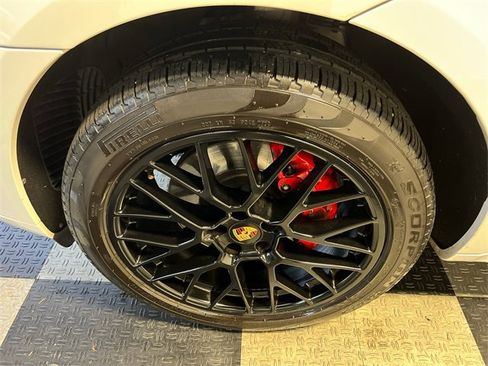 Used 2021 Porsche Macan GTS image 9
