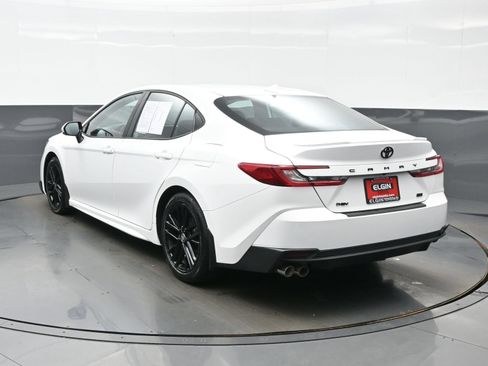 Used 2025 Toyota Camry SE w/ Convenience Package FWD image 4