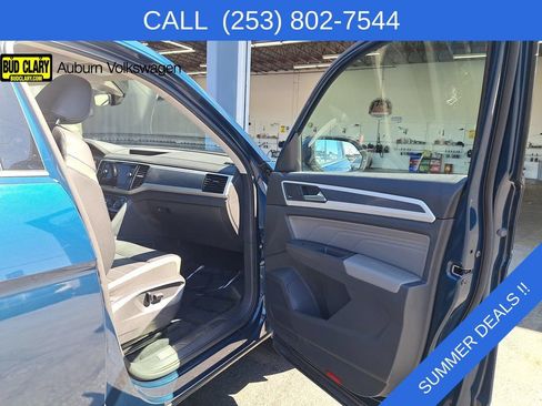 Used 2023 Volkswagen Atlas SEL Premium AWD/4WD image 17