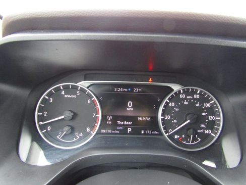 Used 2021 Nissan Rogue SV image 15