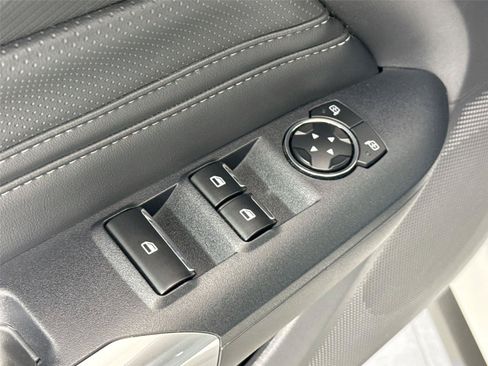 Used 2025 Ford Mustang Premium RWD image 31
