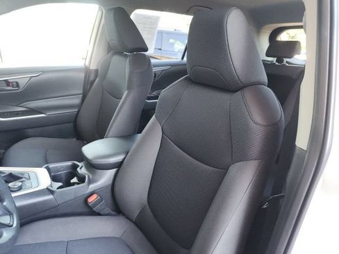 Used 2020 Toyota RAV4 LE w/ All Weather Liner Package AWD/4WD image 19