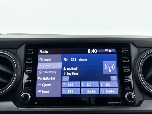 Used 2020 Toyota Tacoma TRD Sport image 4