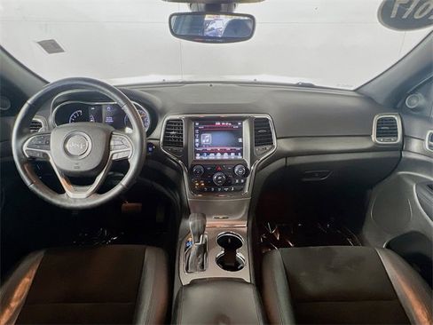 Used 2017 Jeep Grand Cherokee Altitude image 27