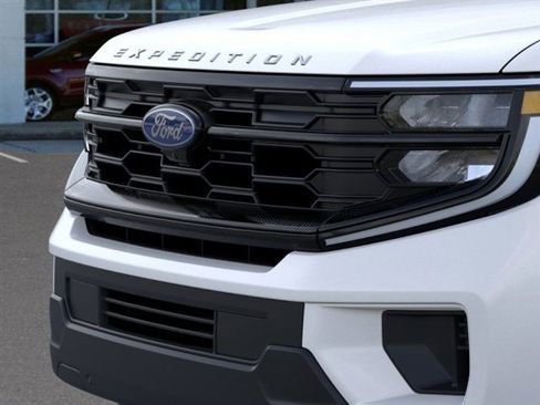 New 2025 Ford Expedition Active image 17