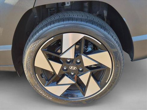 Used 2024 Hyundai Kona Limited AWD/4WD image 25