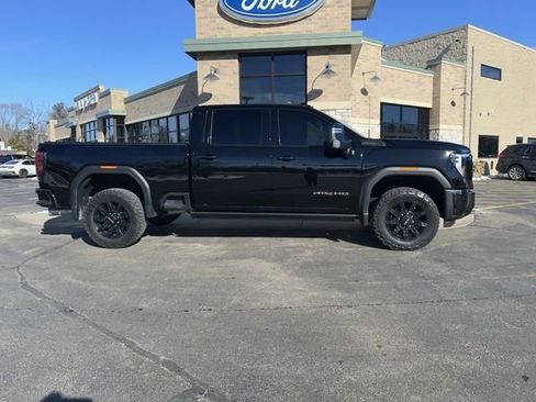 Used 2024 GMC Sierra 2500 AT4 w/ AT4 Premium Plus Package image 9