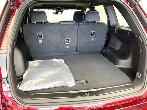 New 2025 Jeep Grand Cherokee Laredo X image 11