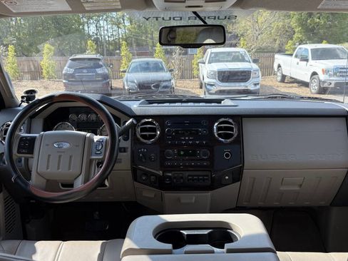 Used 2008 Ford F250 Lariat image 19