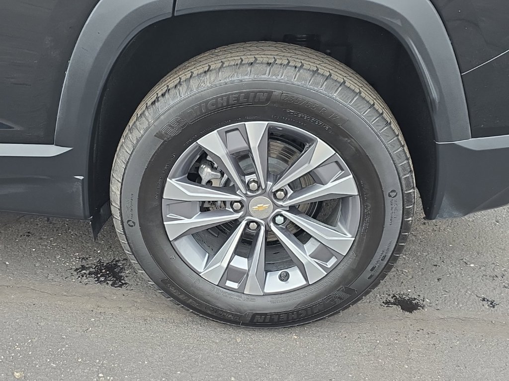 Used 2026 Chevrolet Equinox LT AWD/4WD image 13