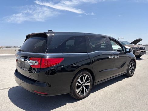 Used 2019 Honda Odyssey Elite image 2