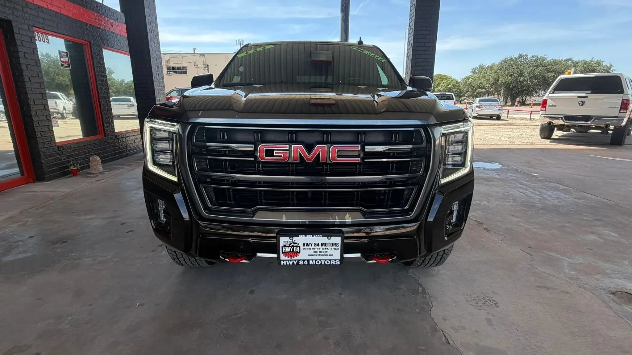 Used 2022 GMC Yukon XL AT4 w/ Max Trailering Package AWD/4WD image 7