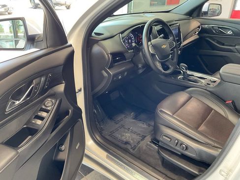Used 2023 Chevrolet Traverse High Country AWD/4WD image 9