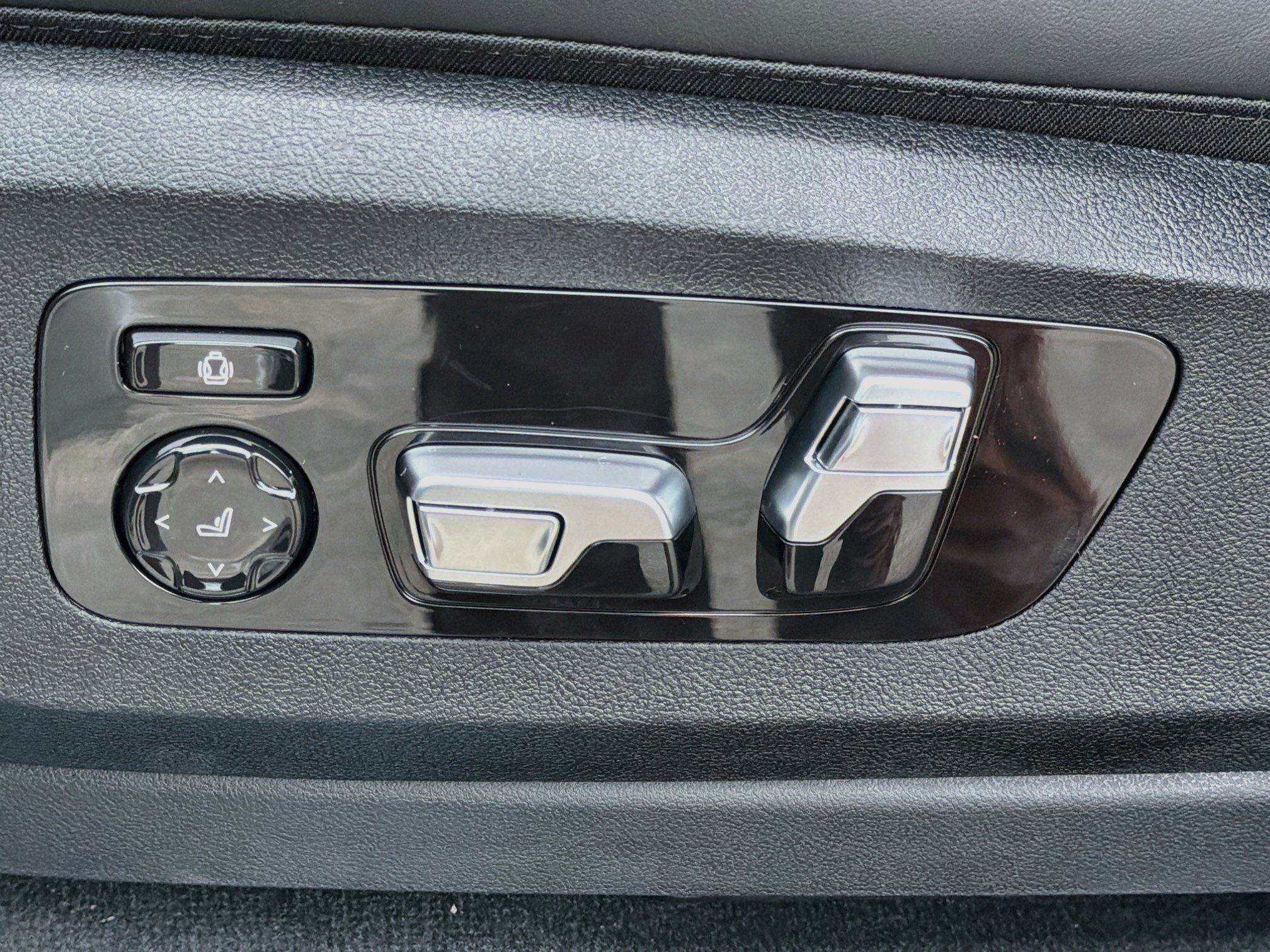 New 2027 BMW X7 M60i AWD/4WD image 27