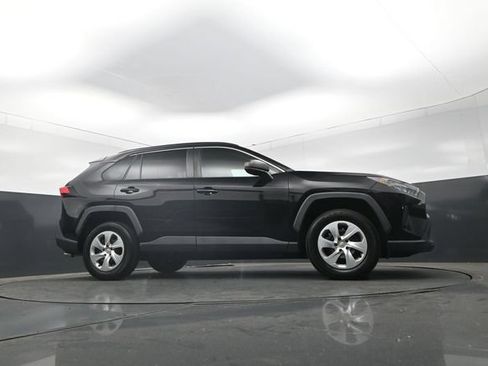 Used 2021 Toyota RAV4 LE FWD image 28