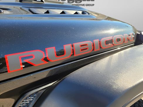 Used 2023 Jeep Wrangler Unlimited Rubicon w/ Cold Weather Group image 30