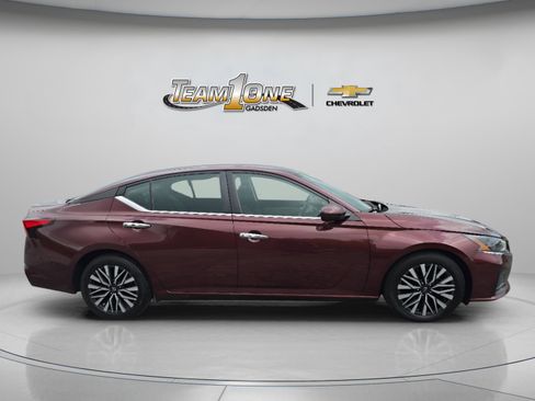 Used 2023 Nissan Altima 2.5 SV FWD image 9