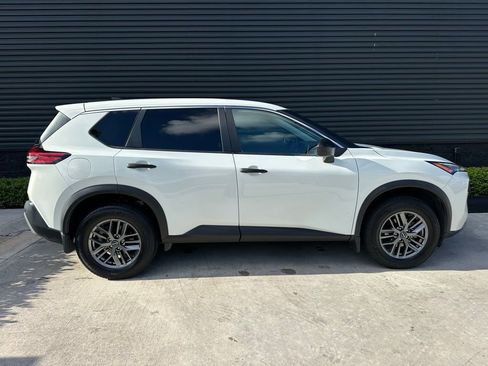 Used 2022 Nissan Rogue S image 10